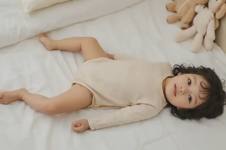 小兒肚子容易長濕疹不管它會(huì)自己痊愈嗎(圖1)