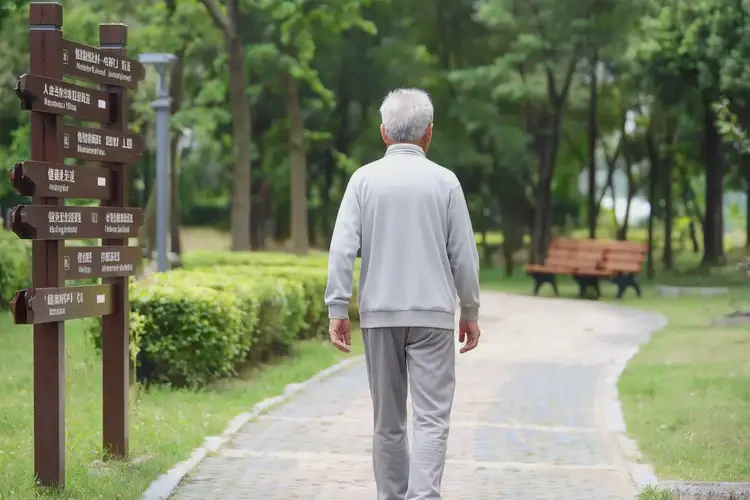 老年人小腿經(jīng)常起濕疹能不能徹底自愈(圖1)