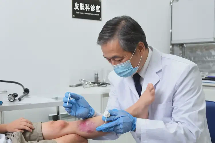 兒童小腿上容易起濕疹可以徹底自愈嗎(圖3)