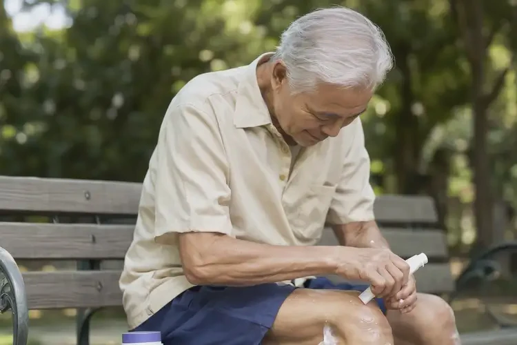 老年人大腿上偶爾長濕疹可以徹底自愈嗎(圖2)