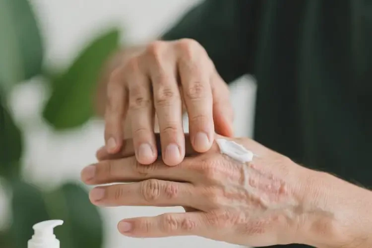 男性四肢起濕疹能徹底自愈嗎(圖2)