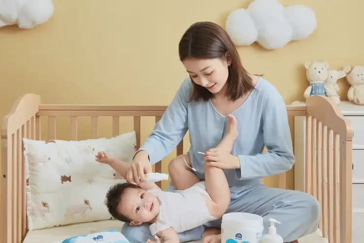 嬰兒屁股經(jīng)常長(zhǎng)濕疹能夠徹底治愈嗎(圖3)