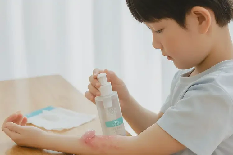 少兒手臂出現(xiàn)濕疹可不可以徹底自愈(圖3)