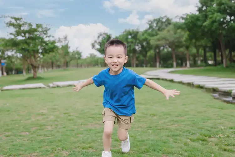 兒童小腿上偶爾起濕疹可以徹底自愈嗎(圖1)