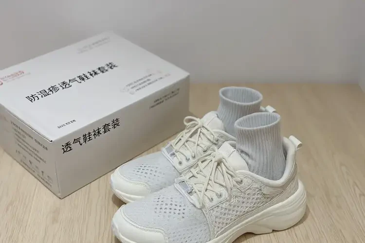 男人腳上出濕疹不管它會(huì)自己痊愈嗎(圖2)