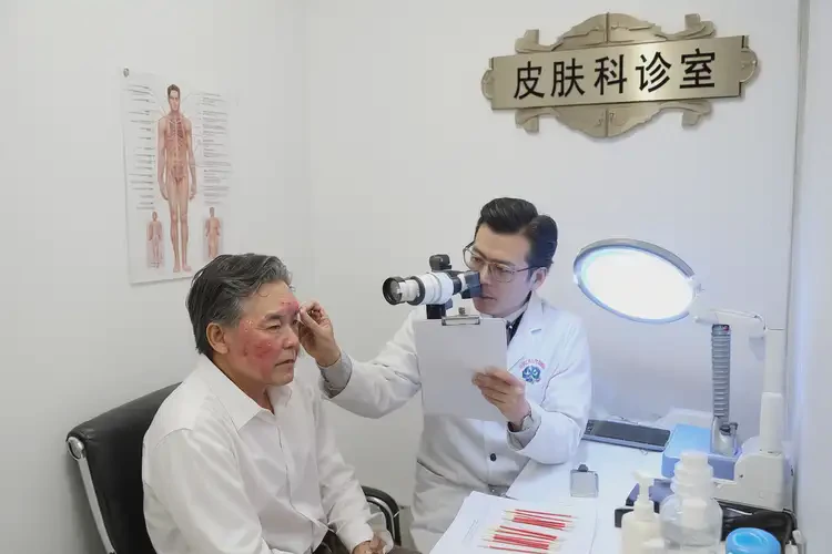 女生脸上经常长湿疹可不可以彻底自愈(图2)