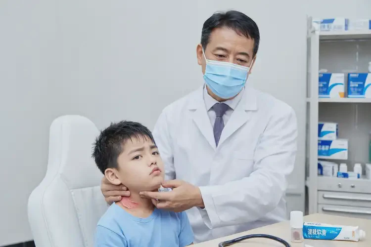 孩子脖子上經(jīng)常長濕疹可不可以徹底自愈(圖3)