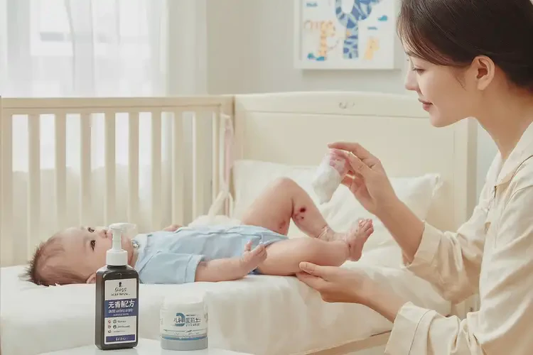 嬰幼兒小腿出現(xiàn)濕疹能徹底自愈嗎(圖1)