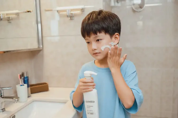 小學(xué)生面部經(jīng)常起濕疹不管它會自己自愈嗎(圖2)