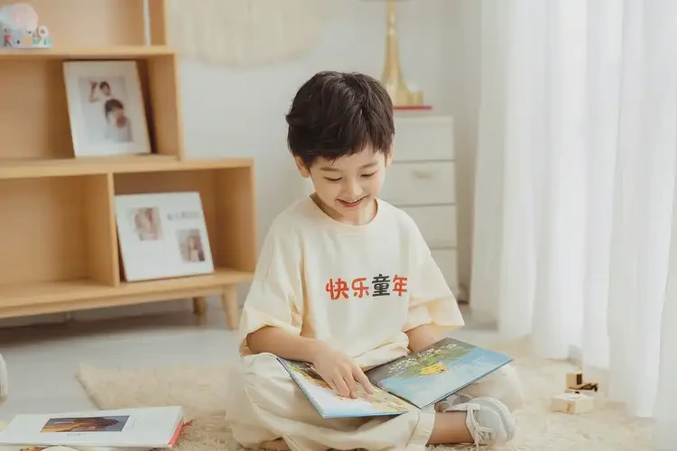 小学生小腿偶尔长湿疹不管它会自己好吗(图2)