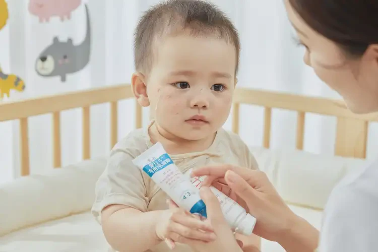 幼兒臉上有濕疹能夠徹底治愈嗎(圖4)
