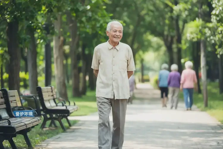 老年人肚子上長(zhǎng)濕疹不管它會(huì)自己痊愈嗎(圖1)