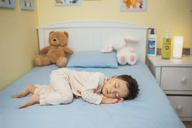 少兒肚子上容易長濕疹不管它會自己自愈嗎(圖1)