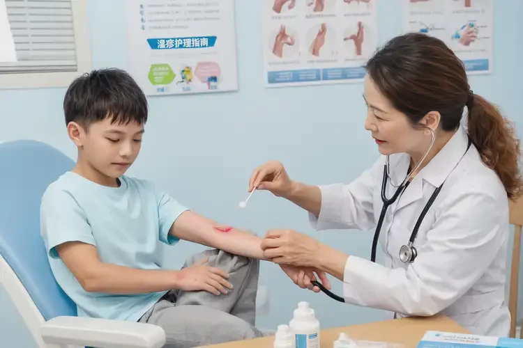 孩子四肢偶爾起濕疹不管它會(huì)自己自愈嗎(圖3)