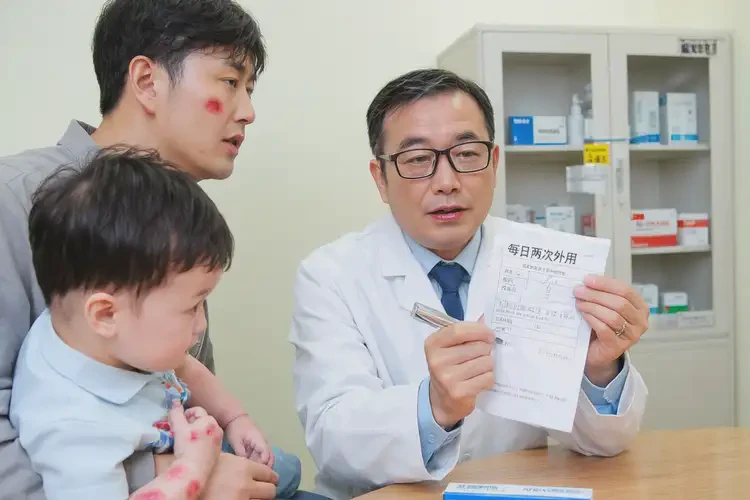 嬰幼兒肚子上經(jīng)常起濕疹能徹底自愈嗎(圖2)