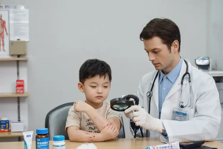 少兒手臂出現(xiàn)濕疹可不可以徹底自愈(圖2)