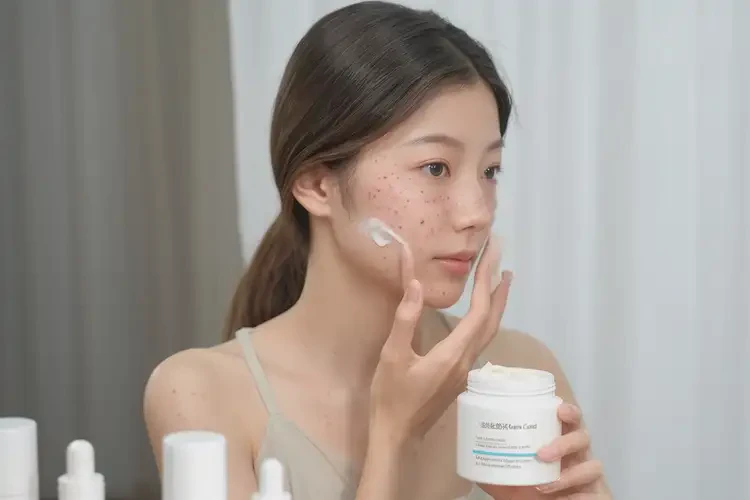 女生脸上经常长湿疹可不可以彻底自愈(图4)