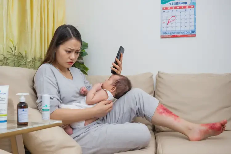 哺乳期媽媽腳上長(zhǎng)濕疹不管它會(huì)自己好嗎(圖3)