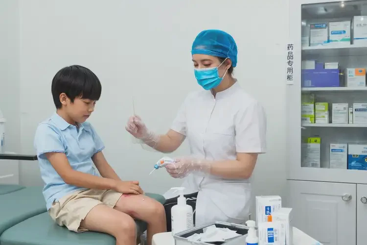 小兒大腿上起濕疹能夠徹底治愈嗎(圖1)