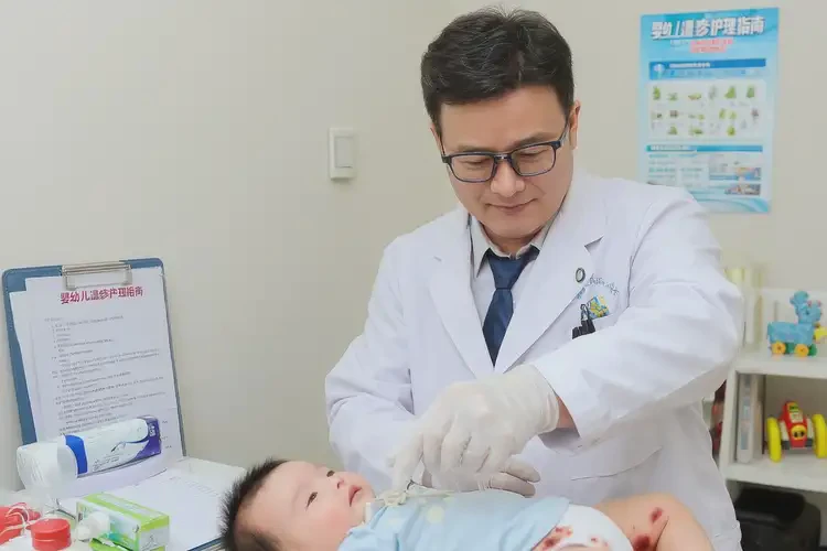 嬰幼兒肚子上偶爾起濕疹能徹底自愈嗎(圖1)