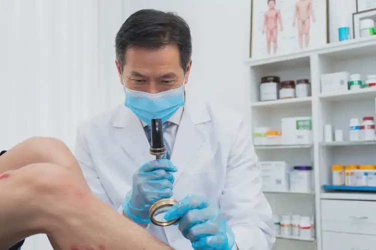 小兒小腿容易起濕疹可以徹底自愈嗎(圖1)