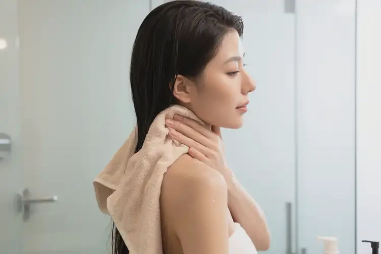 女性脖子偶爾長(zhǎng)濕疹可以徹底自愈嗎(圖2)