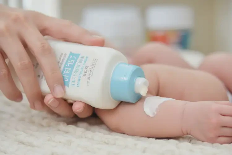 新生兒手臂上起濕疹不管它會自己自愈嗎(圖3)