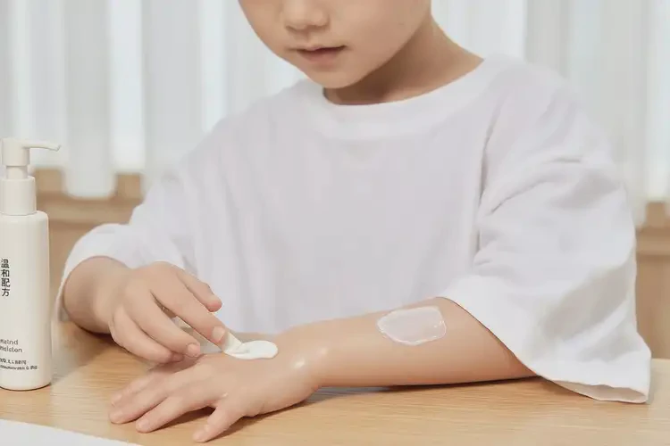 少兒手臂偶爾長(zhǎng)濕疹不管它會(huì)自己好嗎(圖2)