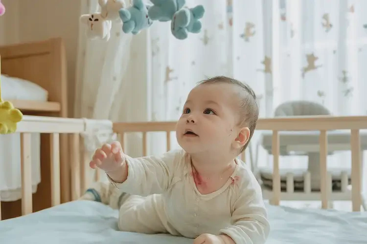 嬰兒脖子上容易起濕疹不管它會自己好嗎(圖1)