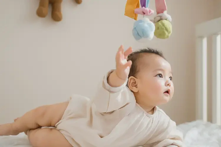 嬰幼兒肚子上經(jīng)常起濕疹不管它會自己好嗎(圖1)