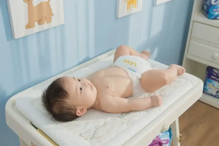 嬰兒屁股上出現濕疹不管它會自己自愈嗎(圖2)