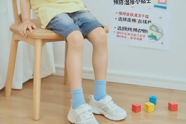 少儿脚上偶尔起湿疹能够彻底治愈吗(图2)