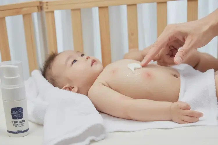 嬰幼兒肚子上經(jīng)常起濕疹不管它會自己好嗎(圖3)