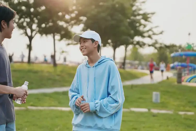 中学生手臂上容易长湿疹能够彻底治愈吗(图1)