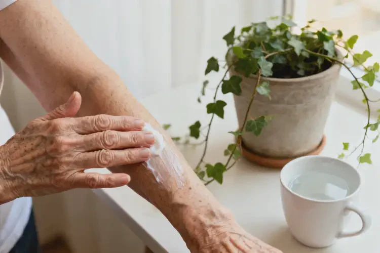 老年人全身出現(xiàn)濕疹能夠徹底治愈嗎(圖4)