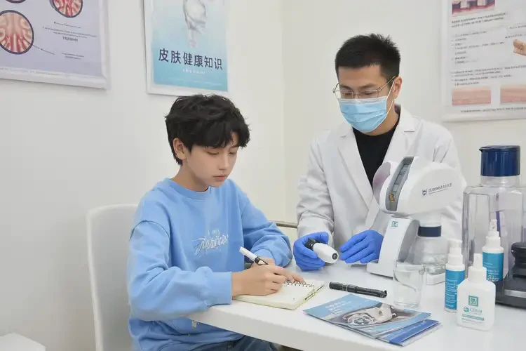 大学生屁股上起湿疹可不可以彻底自愈(图2)