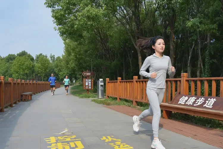 女性早上血糖28(图1)