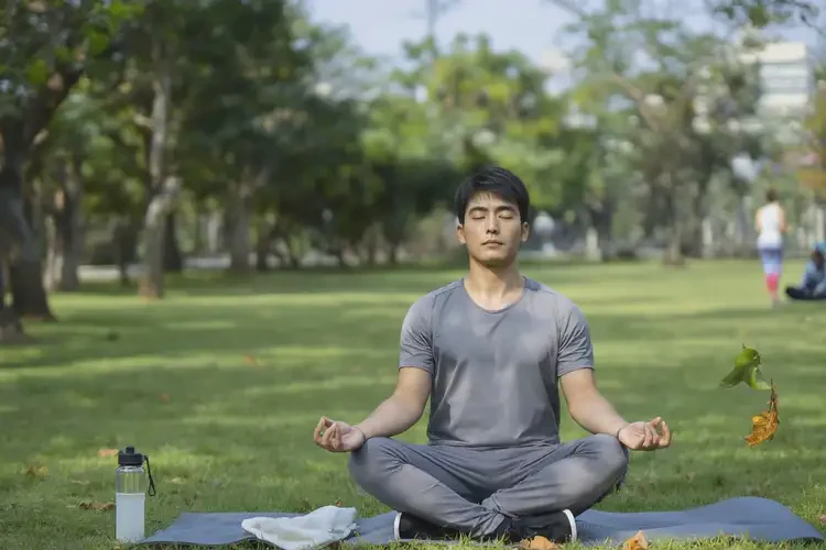 青年人全身偶爾長(zhǎng)濕疹能徹底自愈嗎(圖1)