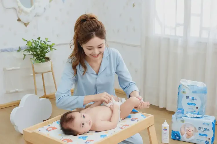 少兒屁股上偶爾長濕疹能夠徹底治愈嗎(圖1)