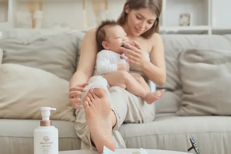 哺乳期媽媽腳上經(jīng)常長濕疹不管它會自己好嗎(圖4)