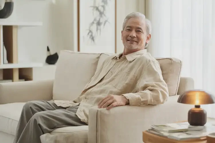 老人大腿上容易起濕疹不管它會自己自愈嗎(圖1)