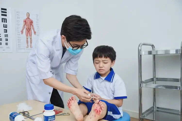 小學生腳上出濕疹能徹底自愈嗎(圖3)