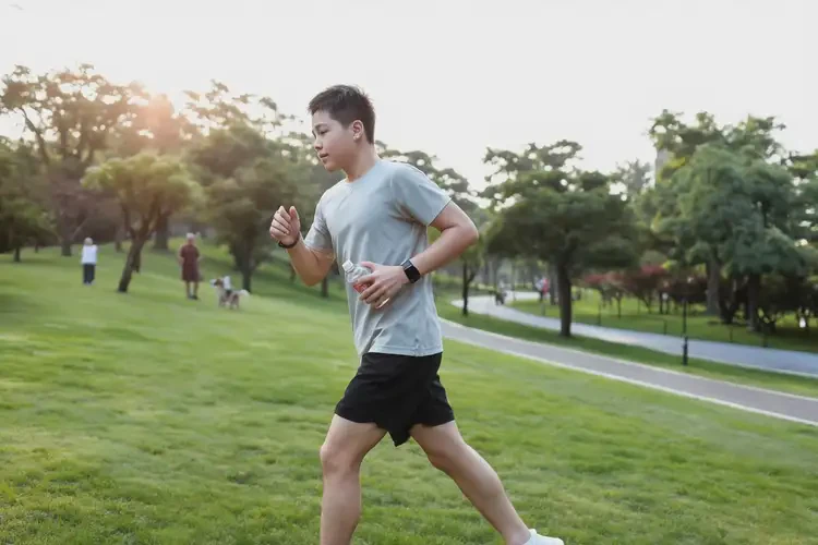 青少年手臂上偶爾長濕疹可不可以徹底自愈(圖1)