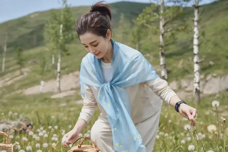 女性脖子經(jīng)常長濕疹能靠自己自愈嗎(圖1)