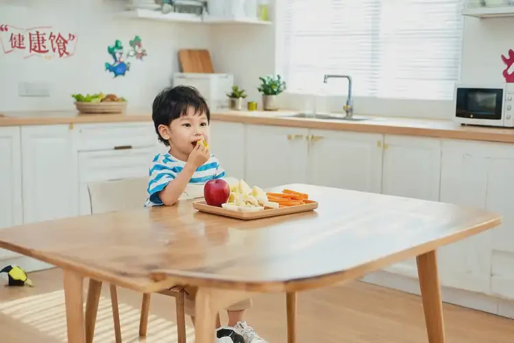 小兒肚子上偶爾起濕疹能夠徹底治愈嗎(圖1)