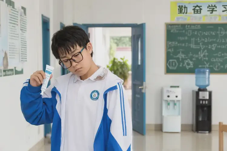 中學(xué)生脖子出濕疹不管它會自己好嗎(圖1)