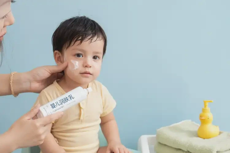 幼兒肚子上有濕疹能夠徹底治愈嗎(圖1)