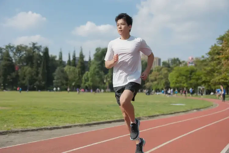 青少年脖子上容易起濕疹能夠徹底治愈嗎(圖1)