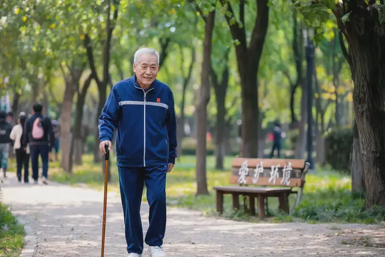 老年人中午血糖25(圖1)