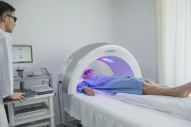 高齡老人肚子上出現(xiàn)濕疹可不可以徹底自愈(圖1)